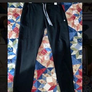 Size Small Petite Figs Black straight leg scrub pants